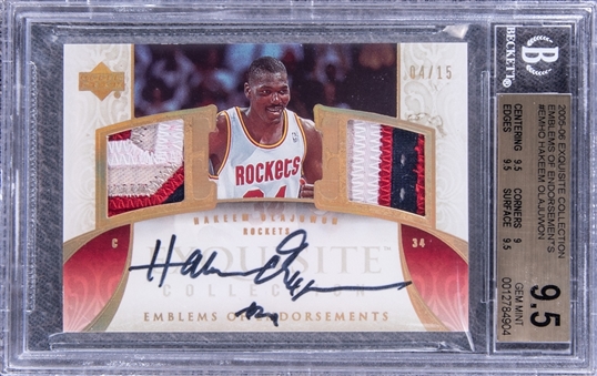 2005-06 UD "Exquisite Collection" Emblems of Endorsements #EMHO Hakeem Olajuwon Signed Game Used Patch Card (#04/15) - BGS GEM MINT 9.5/BGS 9